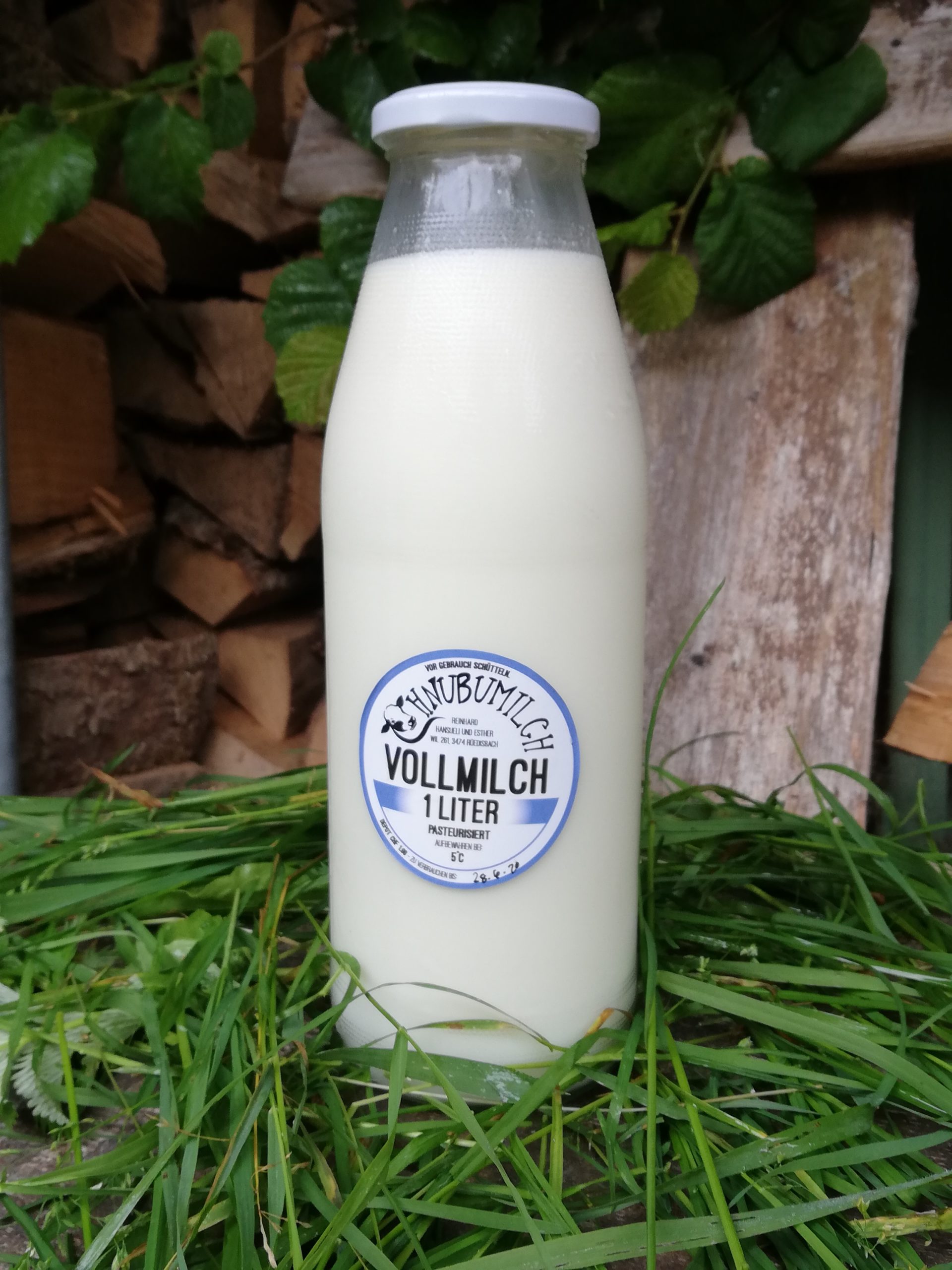 Vollmilch pasteurisiert 1 Liter in Glasflasche – Chnubumilch